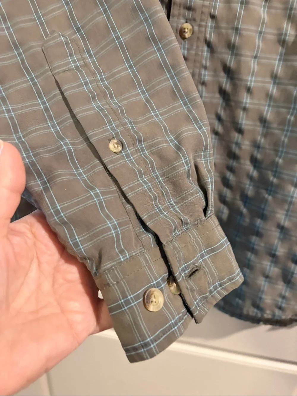 The North Face Plaid Button Down Shirt Men’s Medium Green Blue Outdoor Hiking